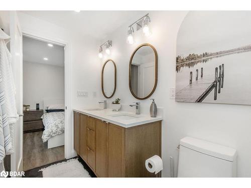 309 Gill Street, Orillia, ON - Indoor Photo Showing Bathroom