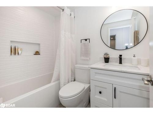 309 Gill Street, Orillia, ON - Indoor Photo Showing Bathroom