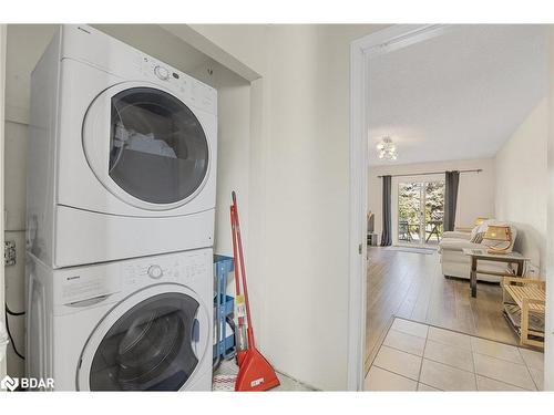 69 Kinzie Lane, Barrie, ON - Indoor Photo Showing Laundry Room