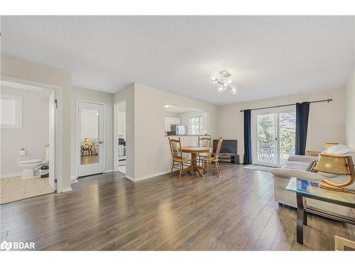 69 Kinzie Lane, Barrie, ON - Indoor Photo Showing Other Room