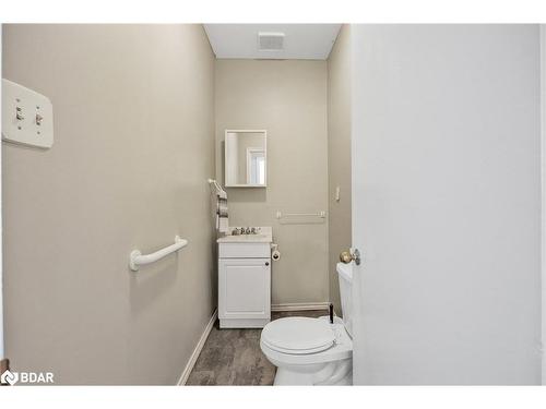 69 Kinzie Lane, Barrie, ON - Indoor Photo Showing Bathroom