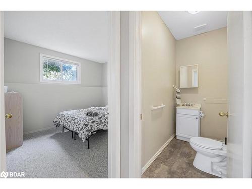 69 Kinzie Lane, Barrie, ON - Indoor Photo Showing Bathroom