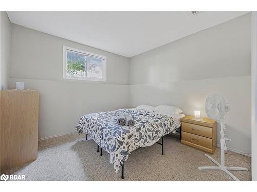 69 Kinzie Lane, Barrie, ON - Indoor Photo Showing Bedroom