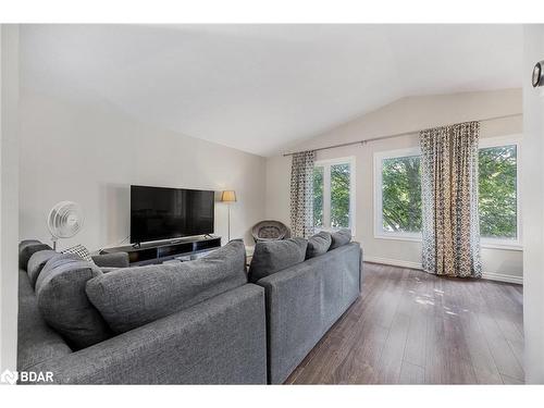 69 Kinzie Lane, Barrie, ON - Indoor Photo Showing Living Room