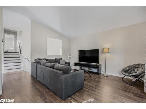 69 Kinzie Lane, Barrie, ON - Indoor Photo Showing Living Room