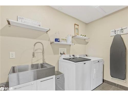 35 Graihawk Drive, Barrie, ON - Indoor Photo Showing Laundry Room