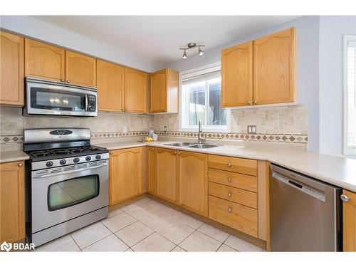 28 Sun King Crescent, Barrie, ON - Indoor Photo Showing Kitchen With Double Sink