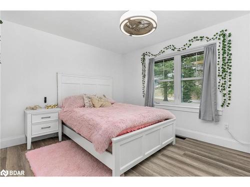 30 Golf Course Road, Bracebridge, ON - Indoor Photo Showing Bedroom