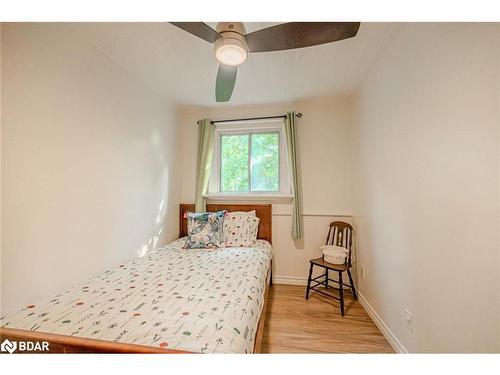 23 Pops Lane, Wasaga Beach, ON - Indoor Photo Showing Bedroom