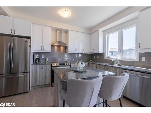 96 Berkely Street, Wasaga Beach, ON - Indoor Photo Showing Kitchen With Upgraded Kitchen