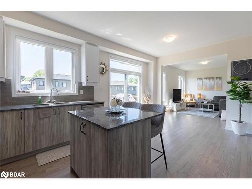 96 Berkely Street, Wasaga Beach, ON - Indoor Photo Showing Kitchen