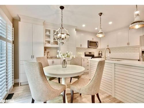 52 Versailles Crescent, Barrie, ON - Indoor Photo Showing Dining Room