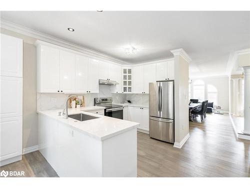 18 Todd Drive, Barrie, ON - Indoor Photo Showing Kitchen With Double Sink