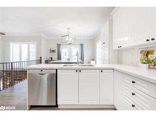 18 Todd Drive, Barrie, ON - Indoor Photo Showing Kitchen With Double Sink