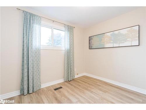 173 Toronto Street, Barrie, ON - Indoor Photo Showing Other Room