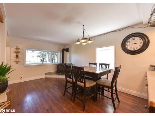 5450 11 Highway S, Oro-Medonte, ON - Indoor Photo Showing Dining Room