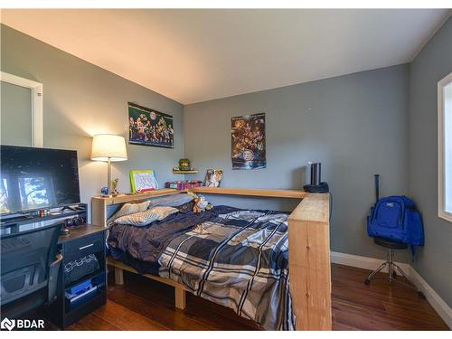 5450 11 Highway S, Oro-Medonte, ON - Indoor Photo Showing Bedroom