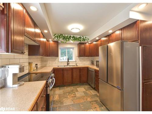 5450 11 Highway S, Oro-Medonte, ON - Indoor Photo Showing Kitchen With Double Sink