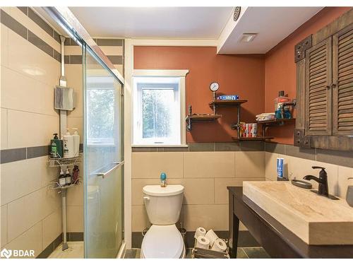 5450 11 Highway S, Oro-Medonte, ON - Indoor Photo Showing Bathroom