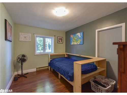 5450 11 Highway S, Oro-Medonte, ON - Indoor Photo Showing Bedroom