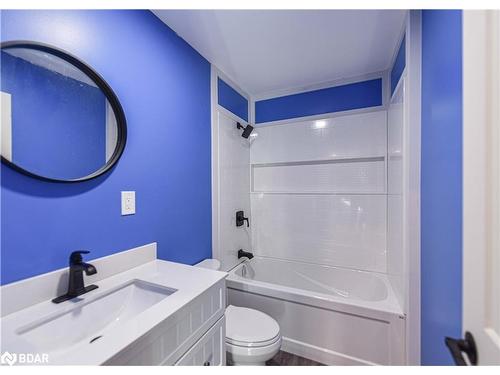 5450 11 Highway S, Oro-Medonte, ON - Indoor Photo Showing Bathroom