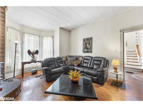 75 Patrick Street, Orillia, ON - Indoor Photo Showing Living Room