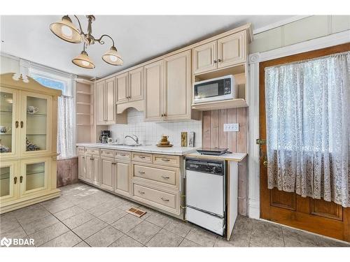 75 Patrick Street, Orillia, ON - Indoor Photo Showing Kitchen