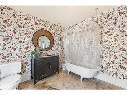 75 Patrick Street, Orillia, ON - Indoor Photo Showing Bathroom