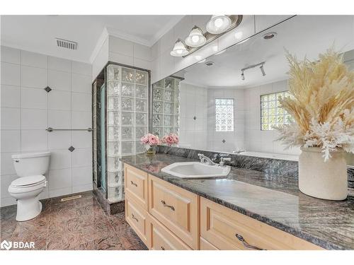 43 Waterhouse Way, Richmond Hill, ON - Indoor Photo Showing Bathroom