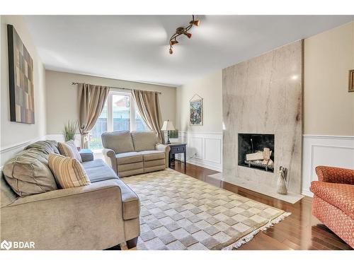 43 Waterhouse Way, Richmond Hill, ON - Indoor Photo Showing Living Room With Fireplace