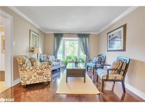 43 Waterhouse Way, Richmond Hill, ON - Indoor Photo Showing Living Room