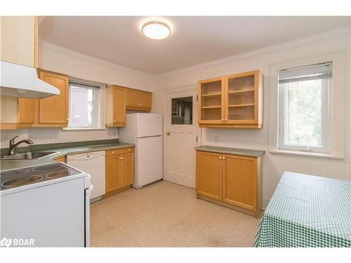 290 Arlington Avenue, Toronto, ON - Indoor Photo Showing Kitchen