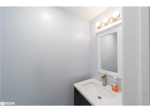 25 Overlord Crescent, Scarborough, ON - Indoor Photo Showing Bathroom