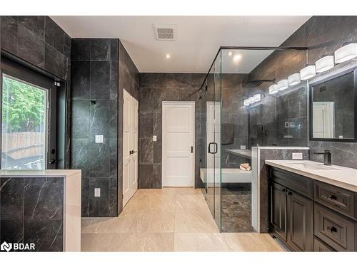 46 Gooch Park Drive, Innisfil, ON - Indoor Photo Showing Bathroom