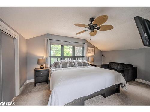 46 Gooch Park Drive, Innisfil, ON - Indoor Photo Showing Bedroom