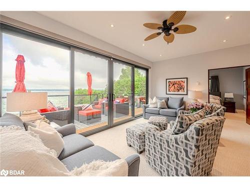 46 Gooch Park Drive, Innisfil, ON - Indoor Photo Showing Living Room