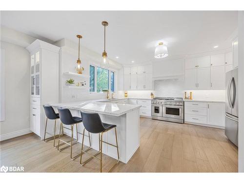 38 Lilac Lane, Midhurst, ON - Indoor Photo Showing Kitchen With Upgraded Kitchen