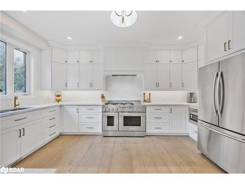 38 Lilac Lane, Midhurst, ON - Indoor Photo Showing Kitchen