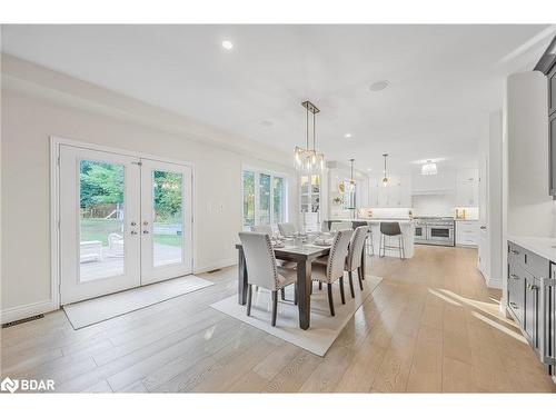 38 Lilac Lane, Midhurst, ON - Indoor Photo Showing Dining Room