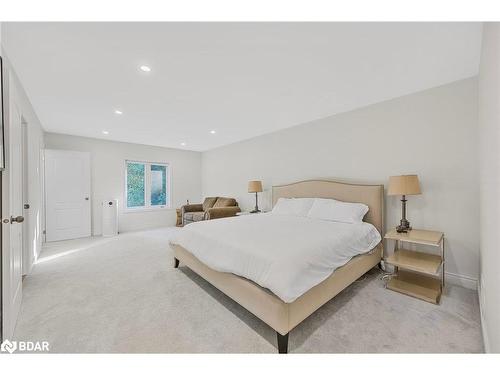 38 Lilac Lane, Midhurst, ON - Indoor Photo Showing Bedroom