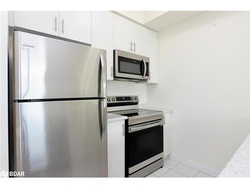 404-125 Shoreview Place Place, Hamilton, ON - Indoor Photo Showing Kitchen