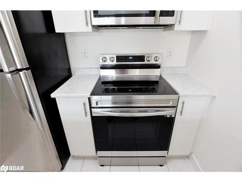 404-125 Shoreview Place Place, Hamilton, ON - Indoor Photo Showing Kitchen