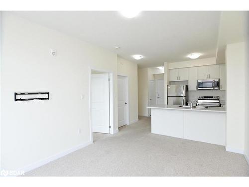 404-125 Shoreview Place Place, Hamilton, ON - Indoor Photo Showing Kitchen