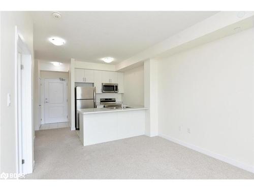 404-125 Shoreview Place Place, Hamilton, ON - Indoor Photo Showing Kitchen