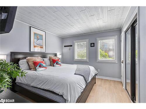 401-796468 19 Grey Road, The Blue Mountains, ON - Indoor Photo Showing Bedroom