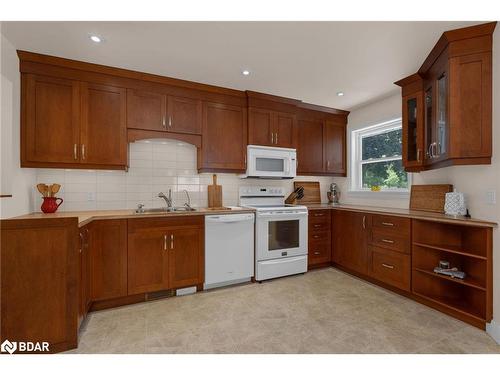 20 Dalton Crescent S, Orillia, ON - Indoor Photo Showing Kitchen With Double Sink