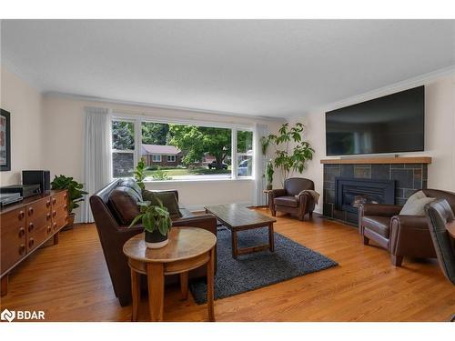 20 Dalton Crescent S, Orillia, ON - Indoor Photo Showing Living Room With Fireplace