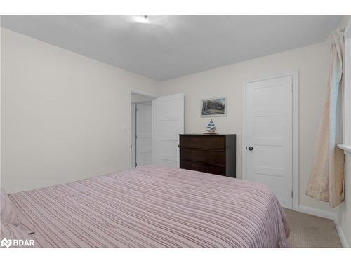 20 Dalton Crescent S, Orillia, ON - Indoor Photo Showing Bedroom