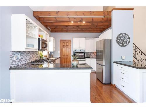 63 Broadview Street, Collingwood, ON - Indoor Photo Showing Kitchen