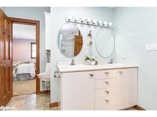 63 Broadview Street, Collingwood, ON - Indoor Photo Showing Bathroom